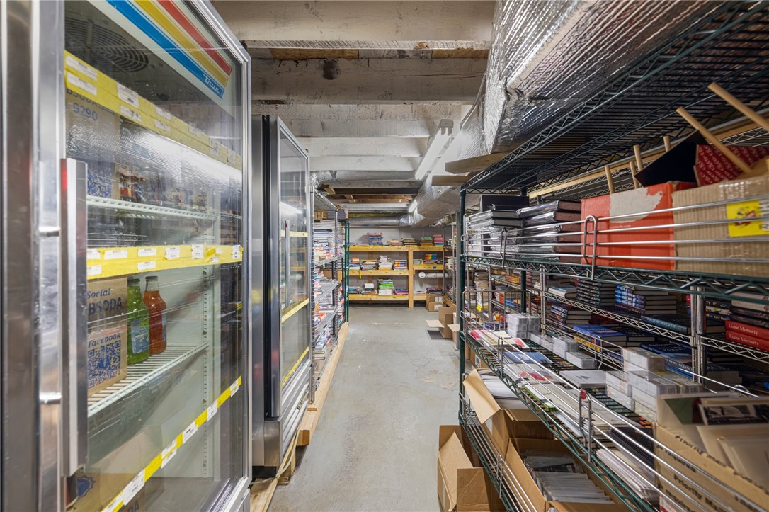 14 Narragansett Avenue