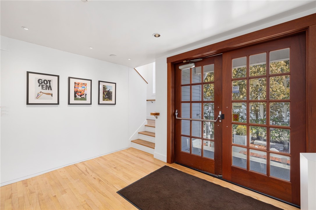 14 Narragansett Avenue