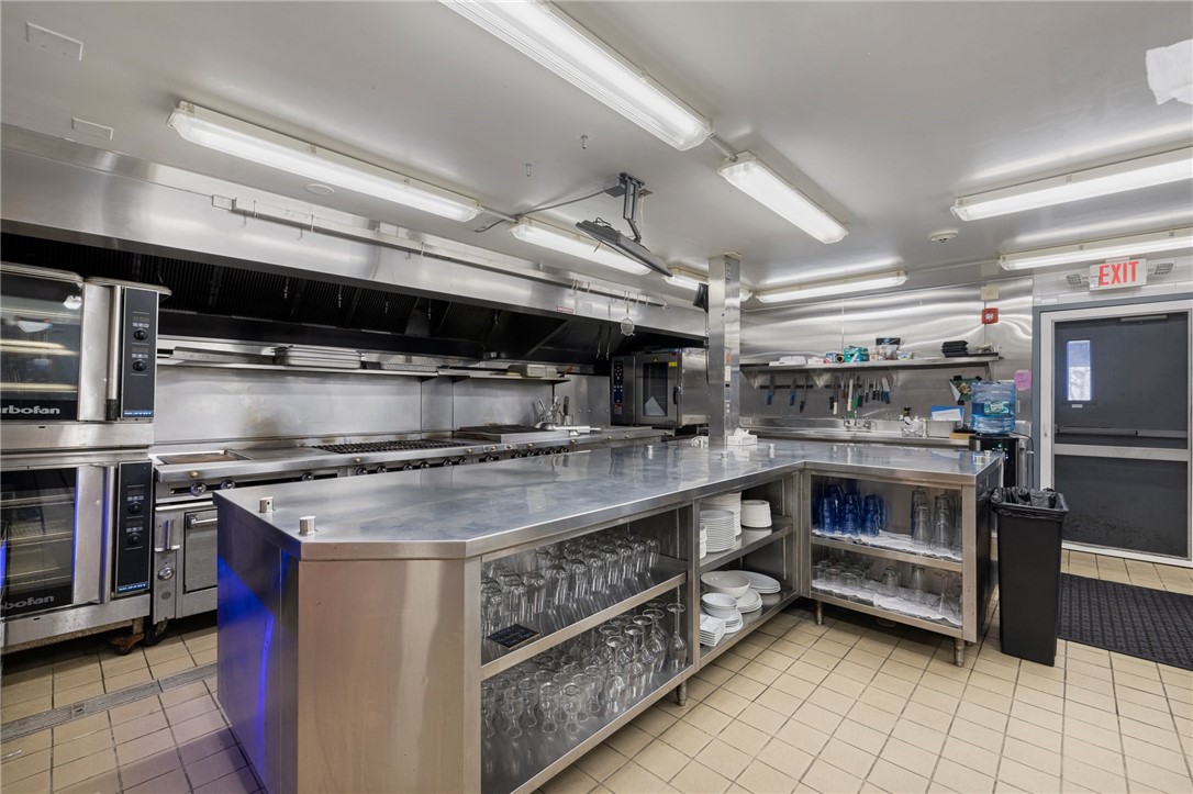 14 Narragansett Avenue