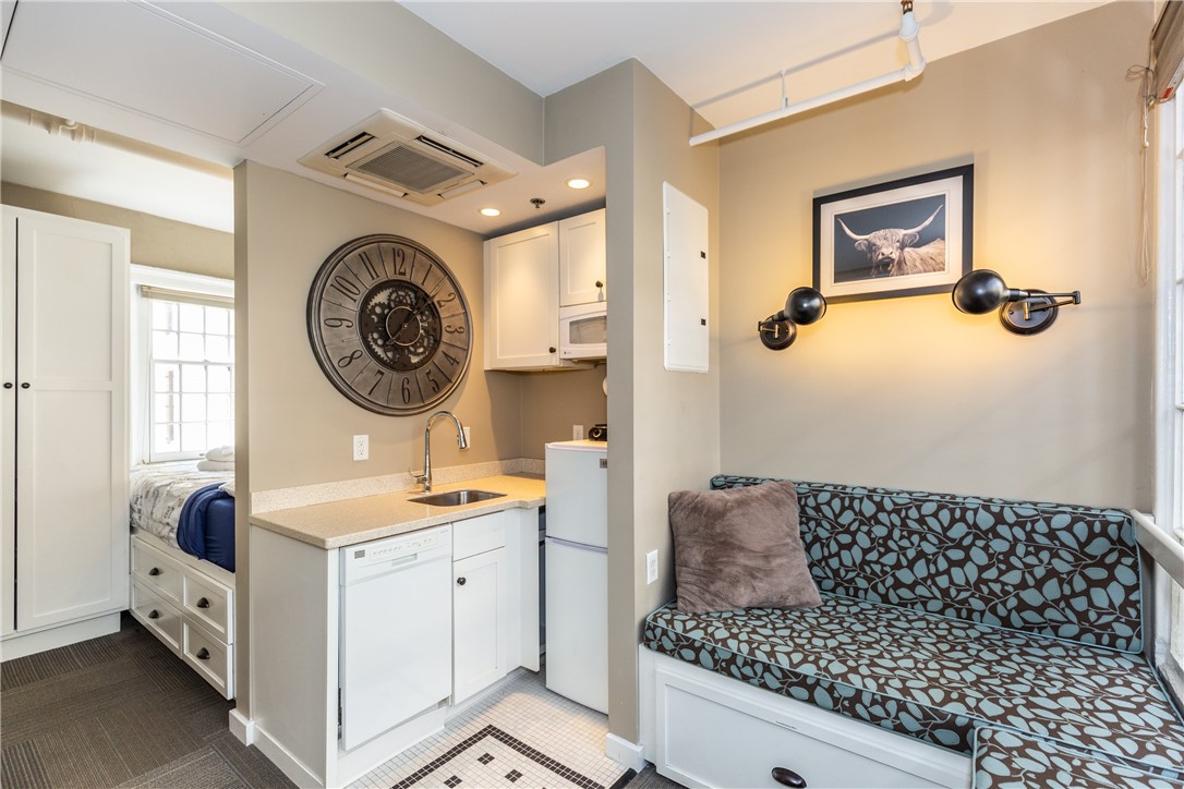 65 Weybosset Street 307
