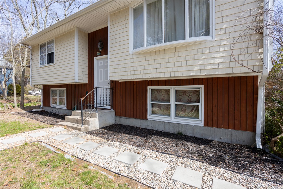 2 Lakeview Drive