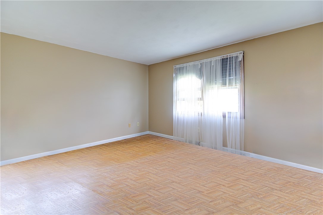 2 Lakeview Drive