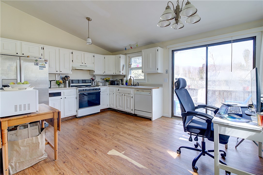 2 Lakeview Drive