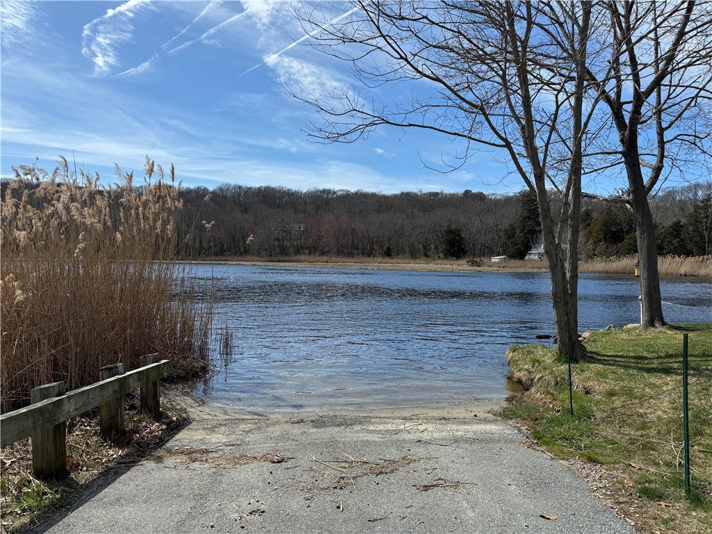 2 Lakeview Drive