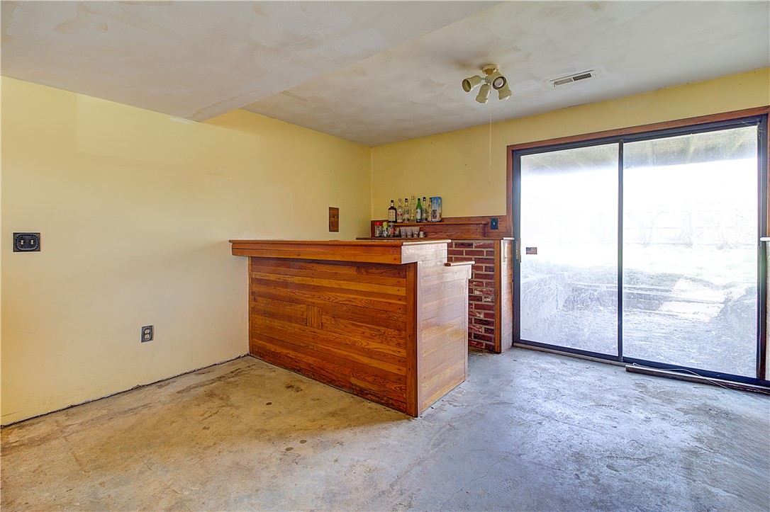 2 Lakeview Drive