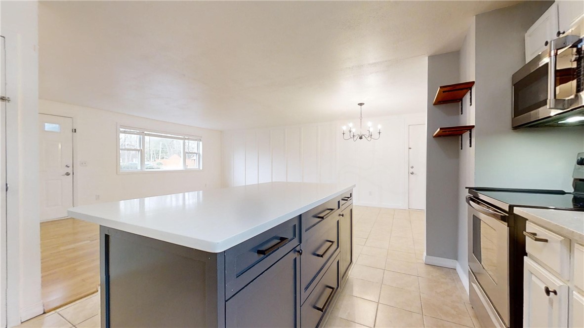 10 Longfellow Drive