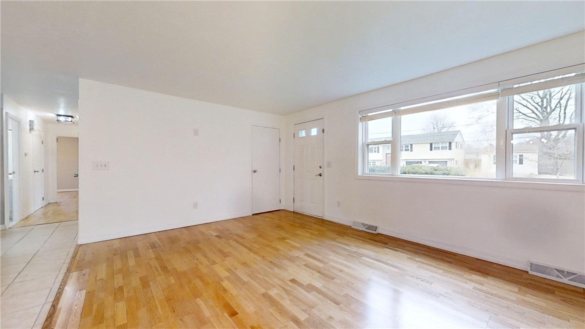 10 Longfellow Drive