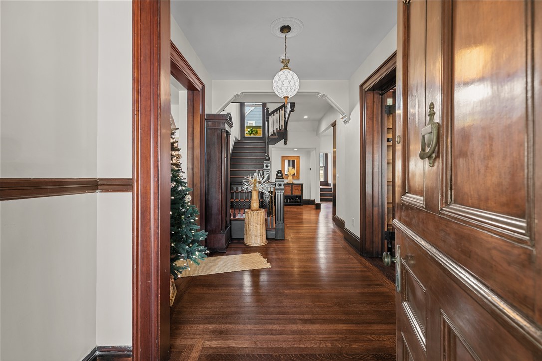 253 Broadway