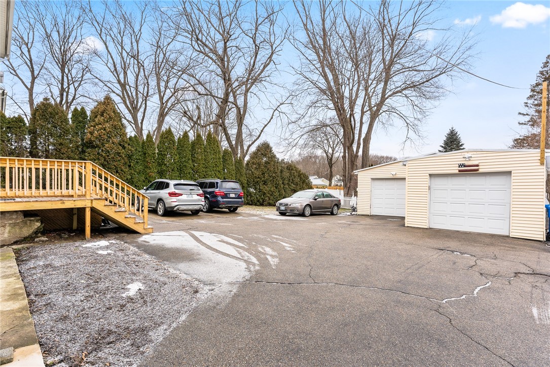 61 School St Street 2R