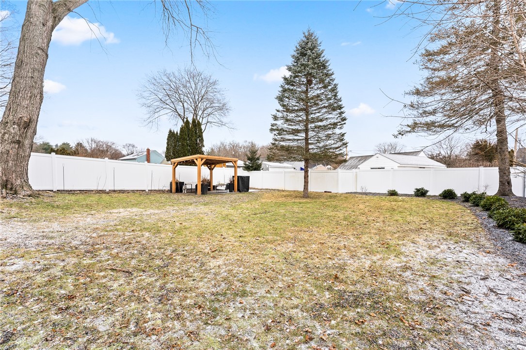 61 School St Street 2R