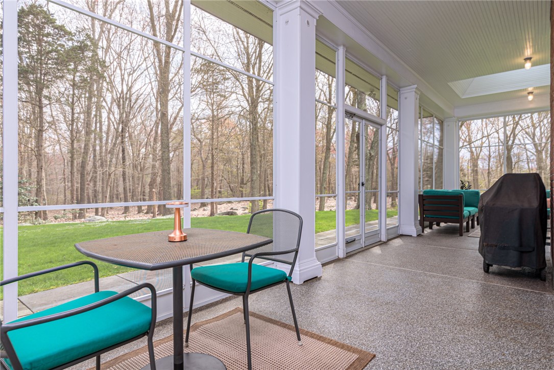 1585 Boston Neck Road