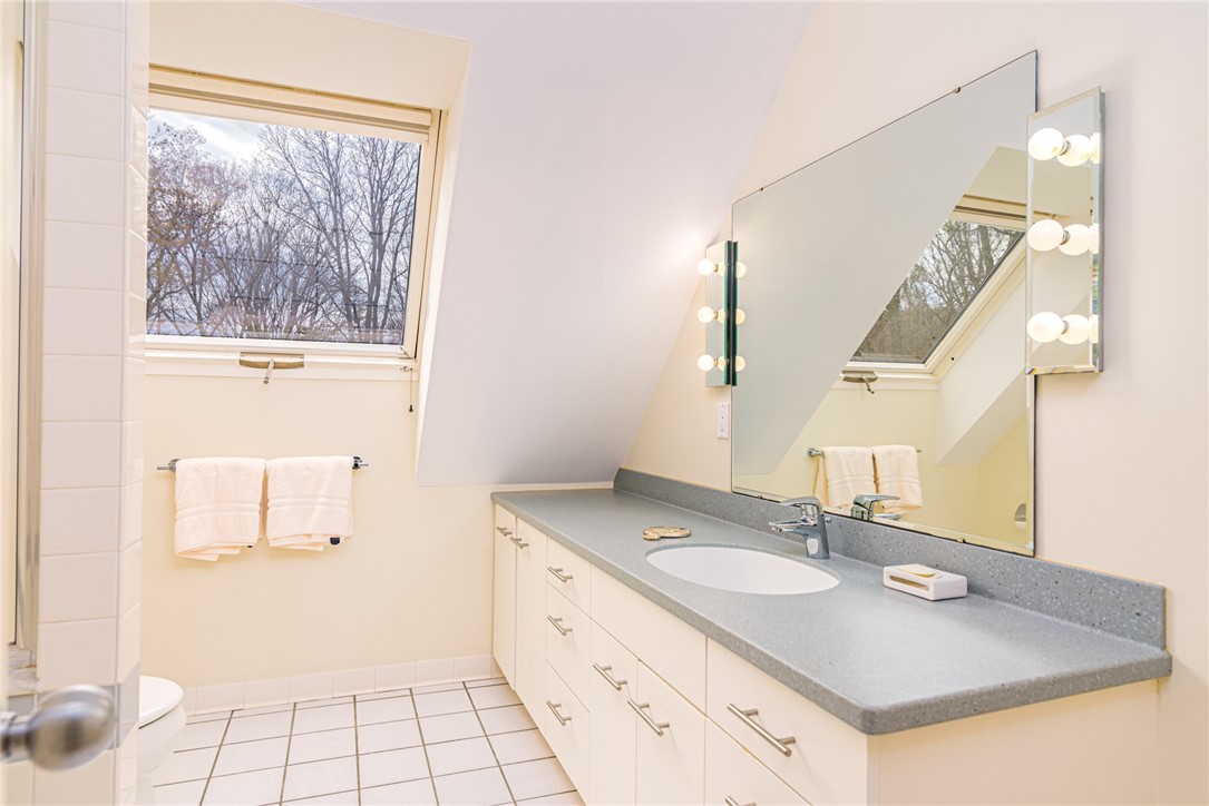 1585 Boston Neck Road