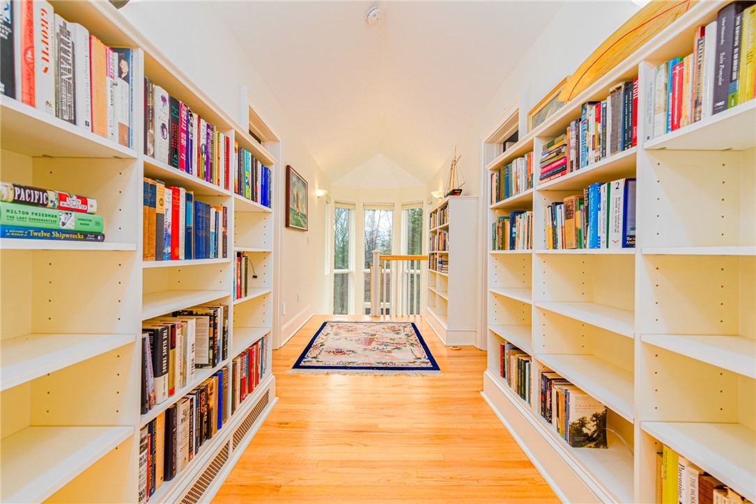 1585 Boston Neck Road