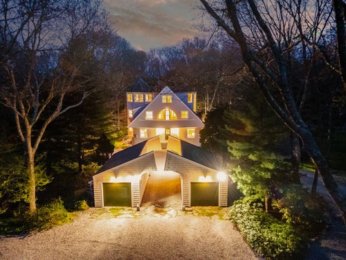 1585 Boston Neck Road