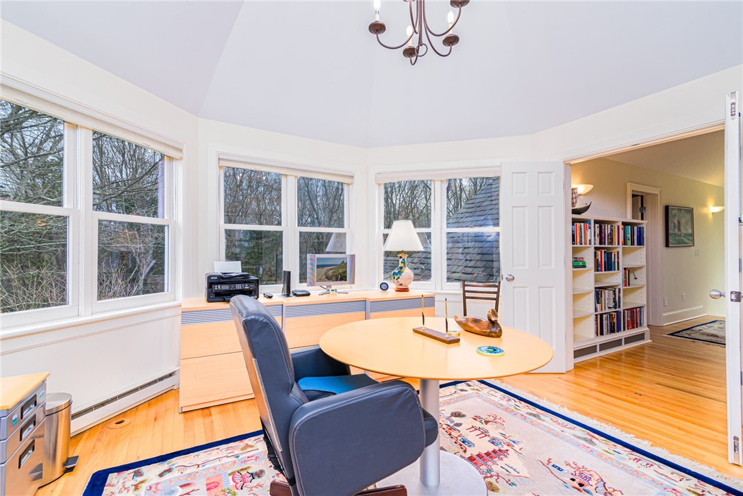 1585 Boston Neck Road