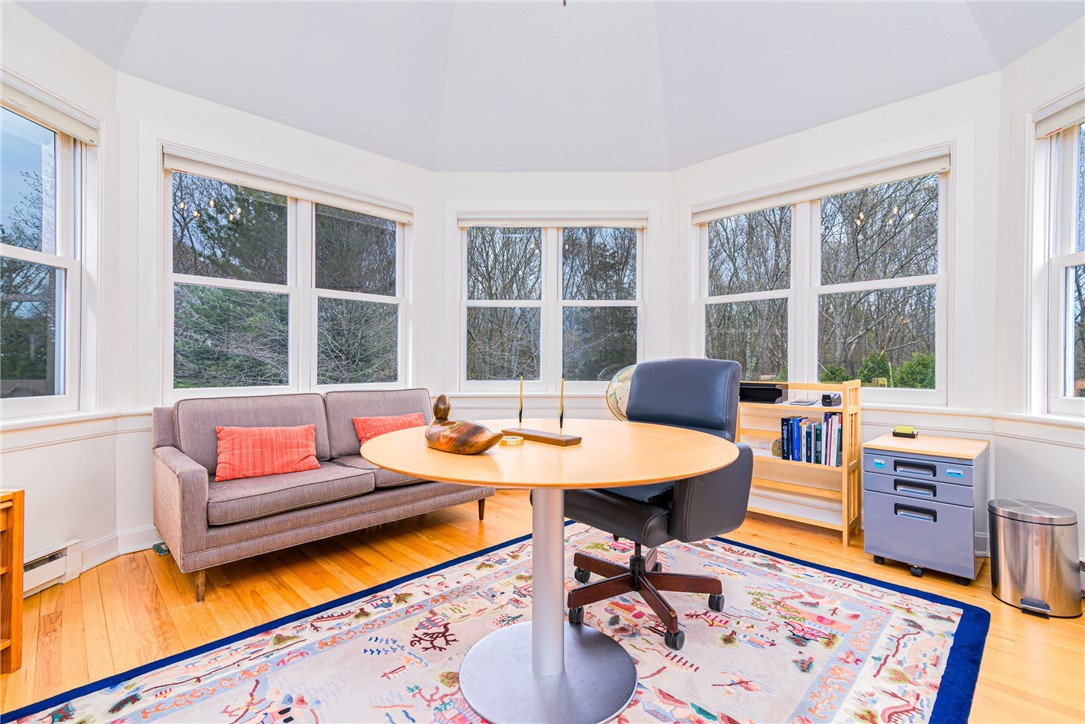 1585 Boston Neck Road