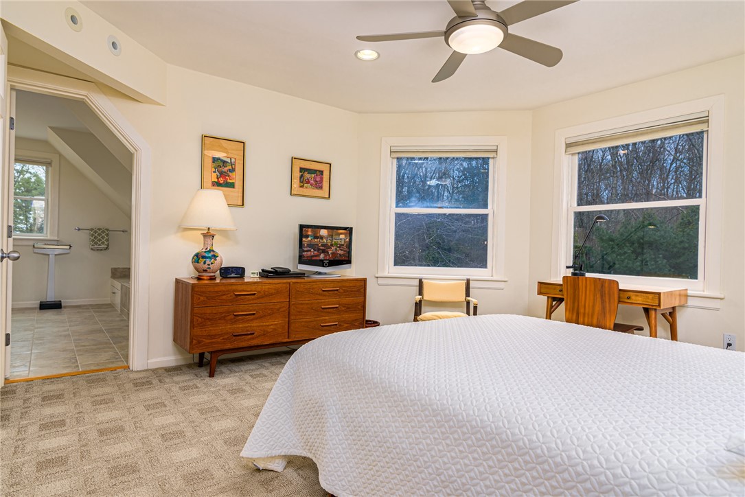 1585 Boston Neck Road