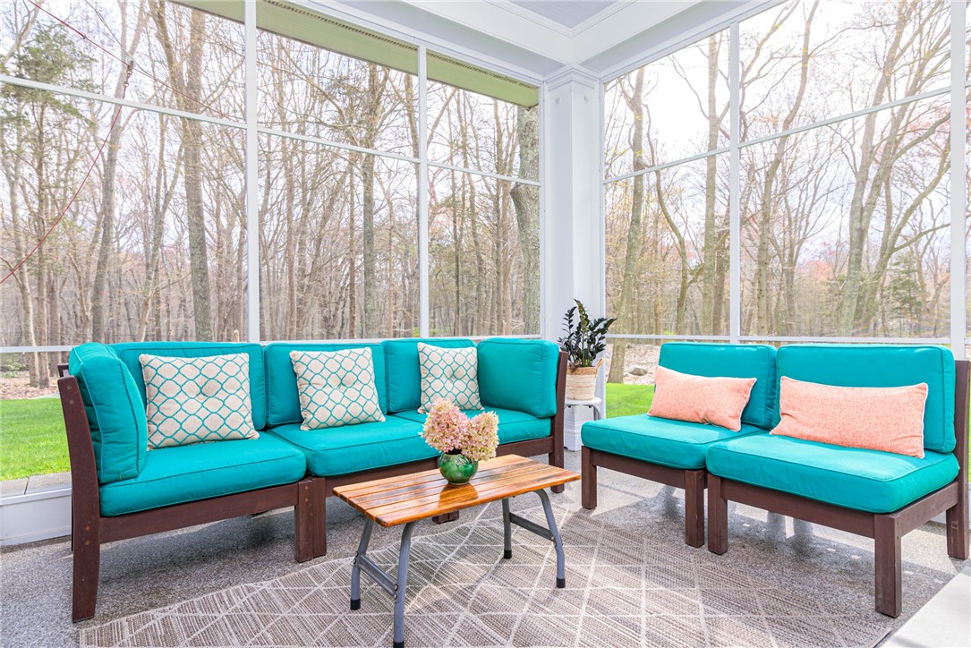 1585 Boston Neck Road