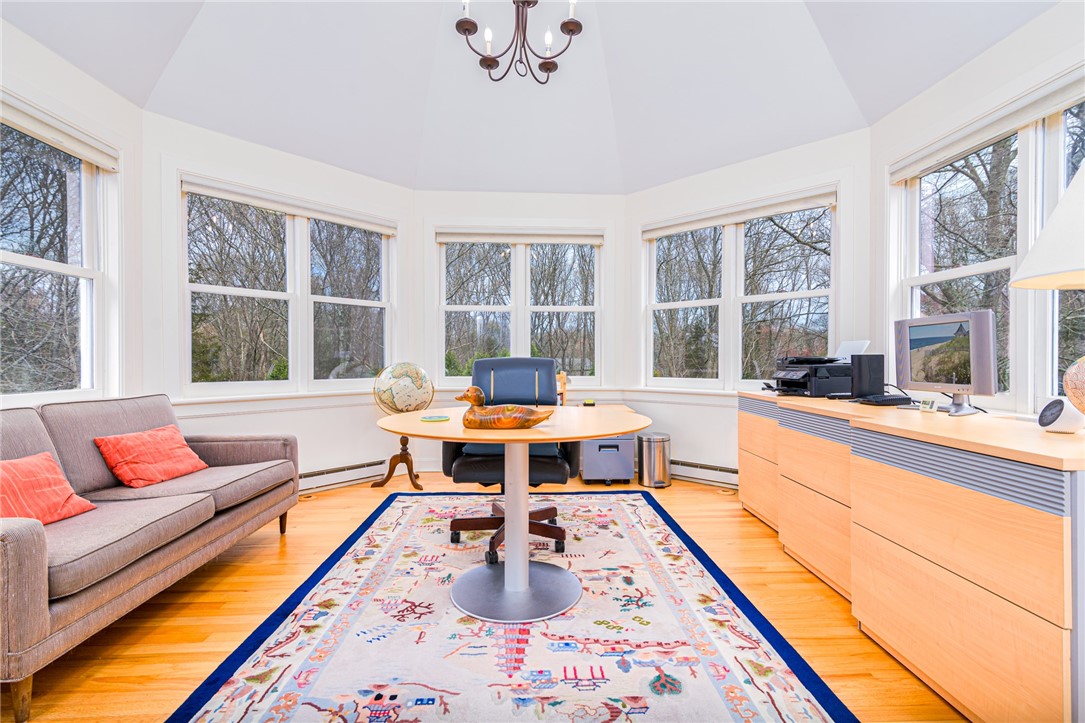 1585 Boston Neck Road