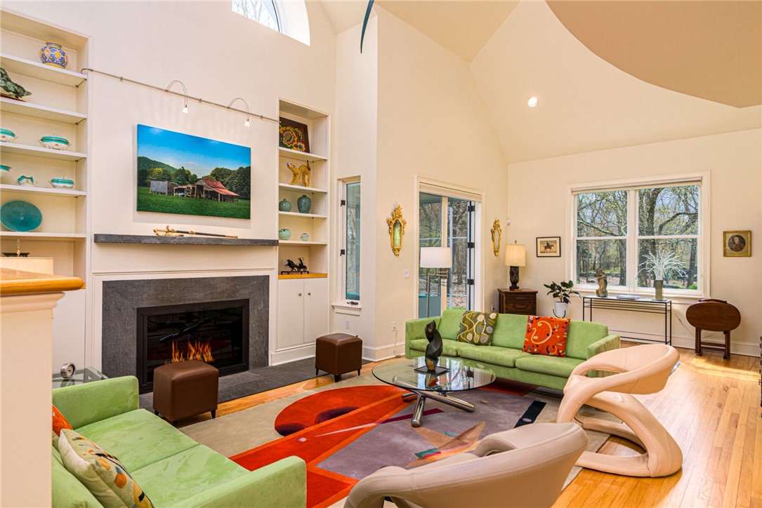 1585 Boston Neck Road