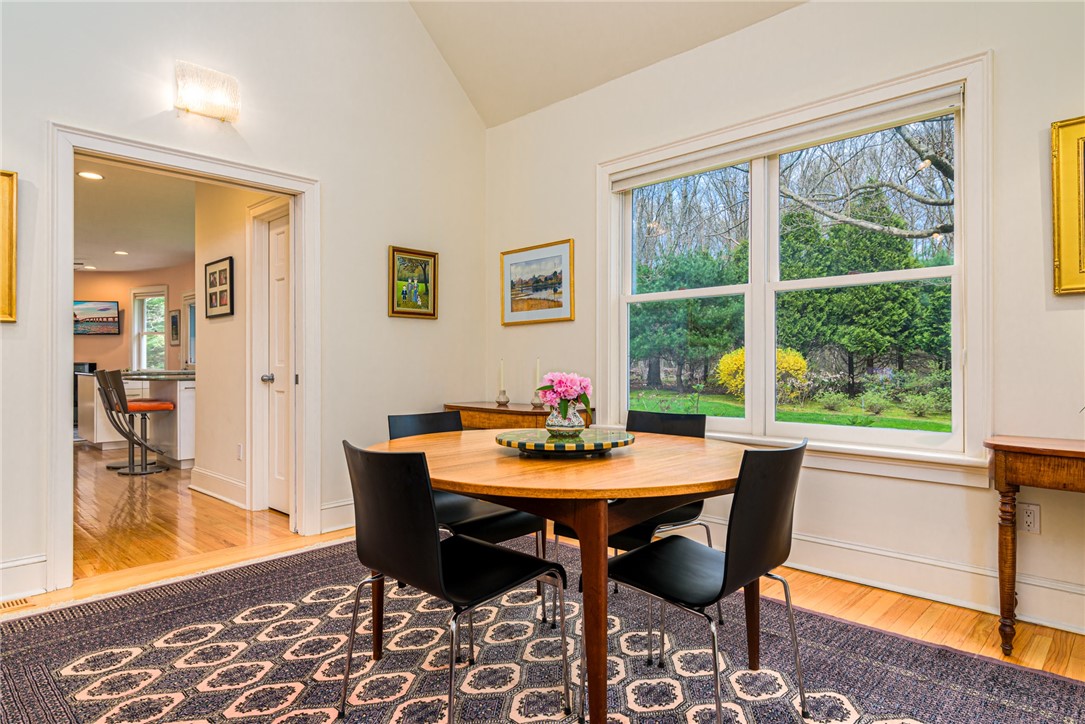 1585 Boston Neck Road