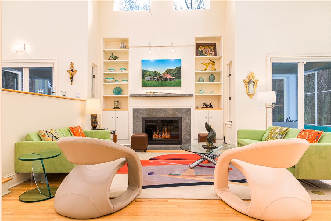 1585 Boston Neck Road