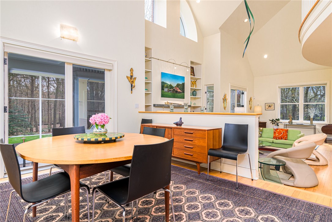 1585 Boston Neck Road