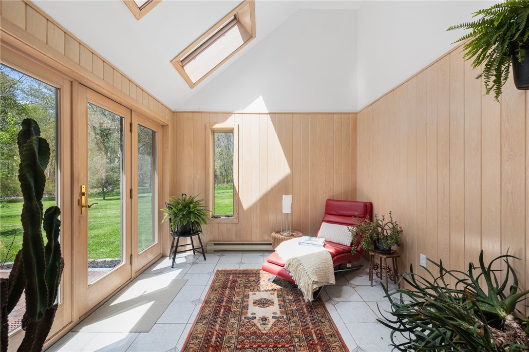 589 East Shore Road Road