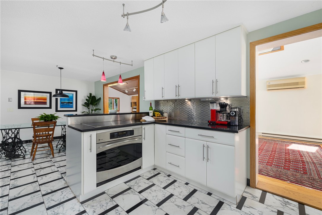 589 East Shore Road Road