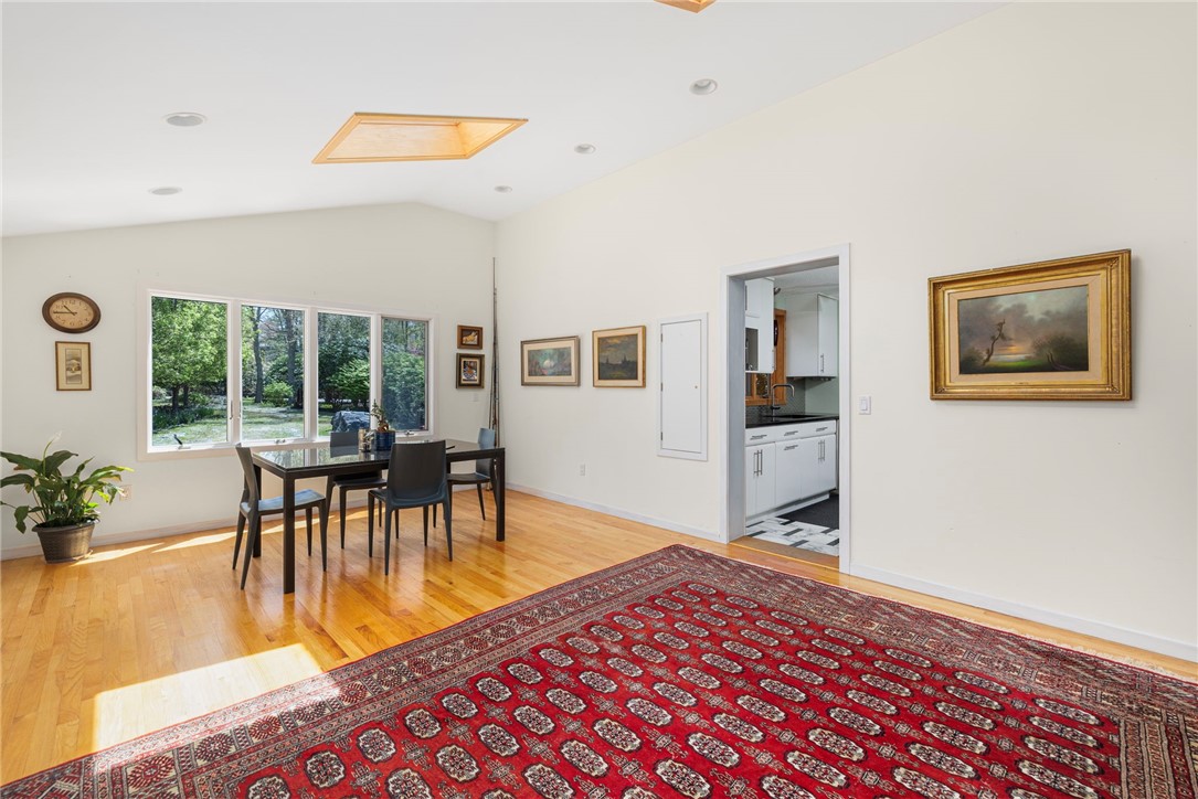 589 East Shore Road Road