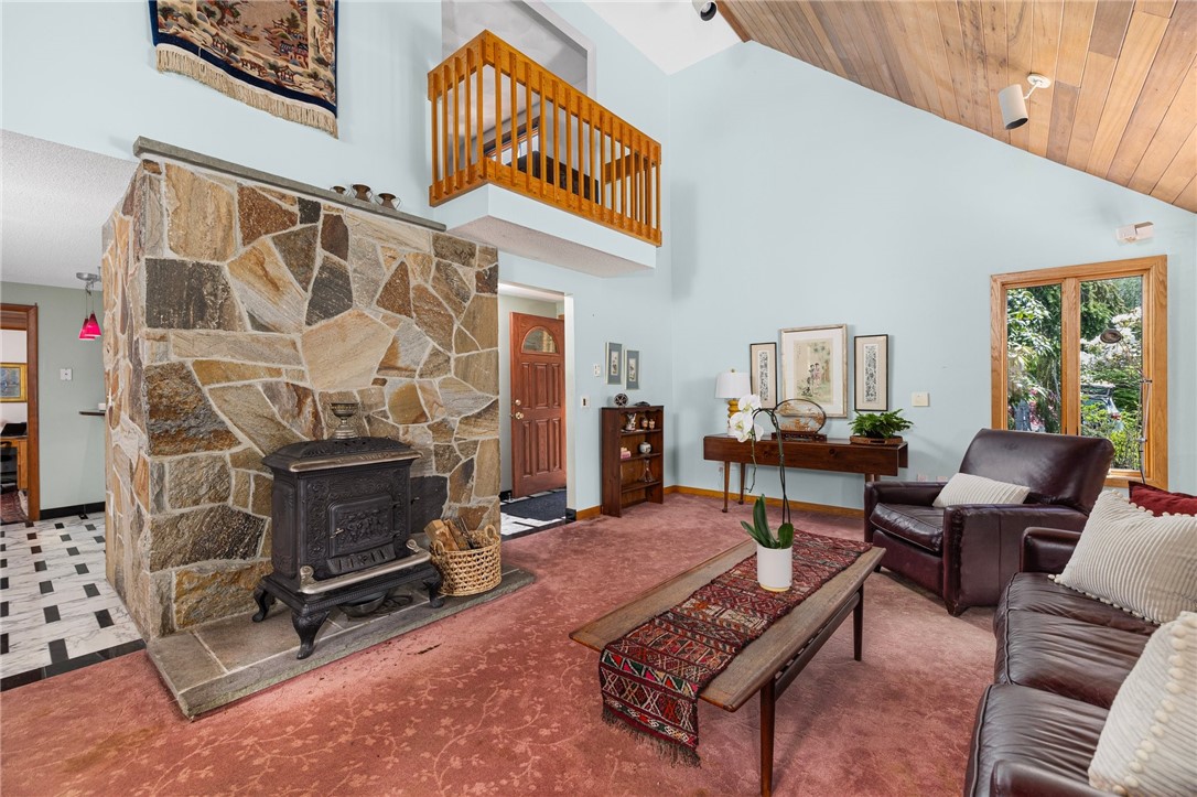 589 East Shore Road Road