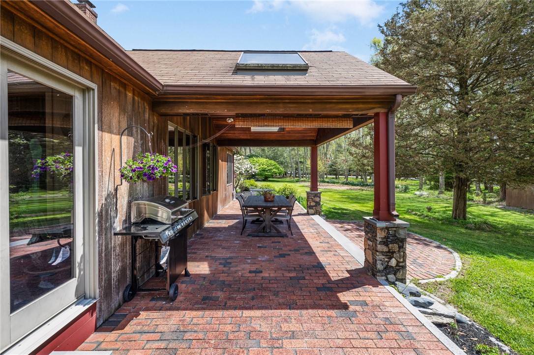 589 East Shore Road Road