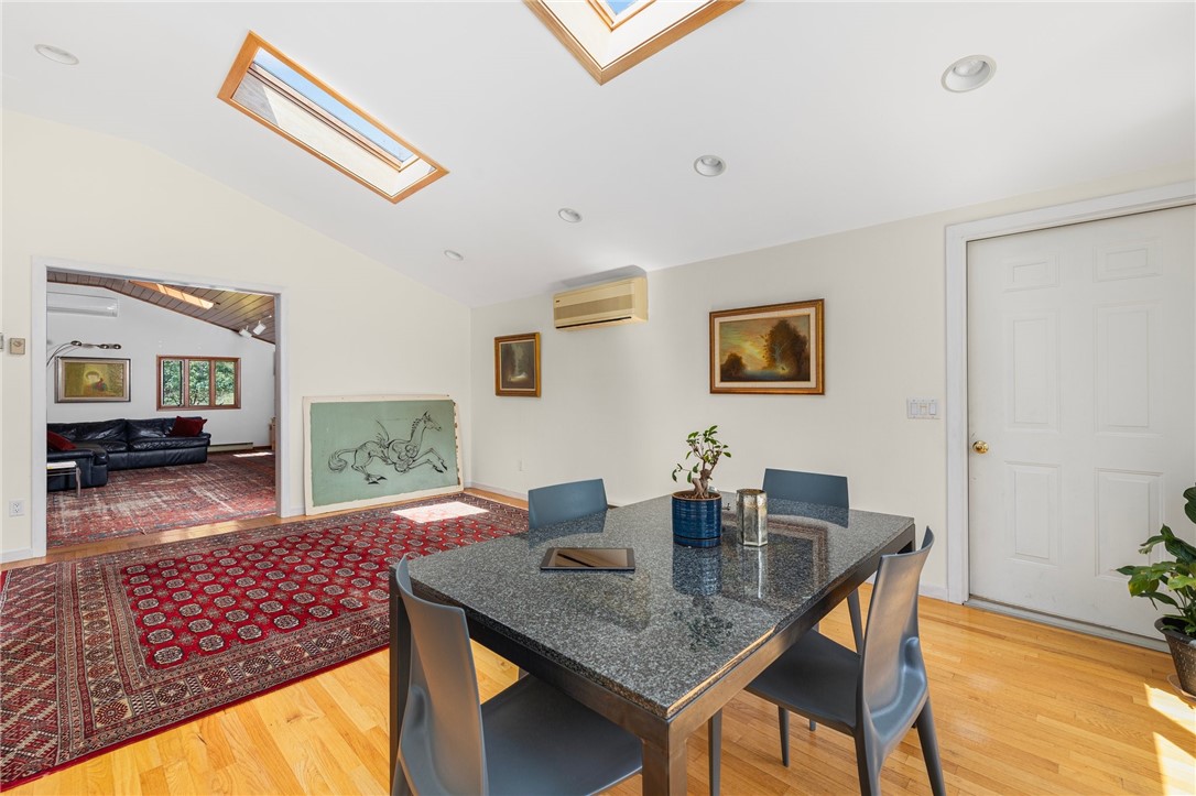 589 East Shore Road Road