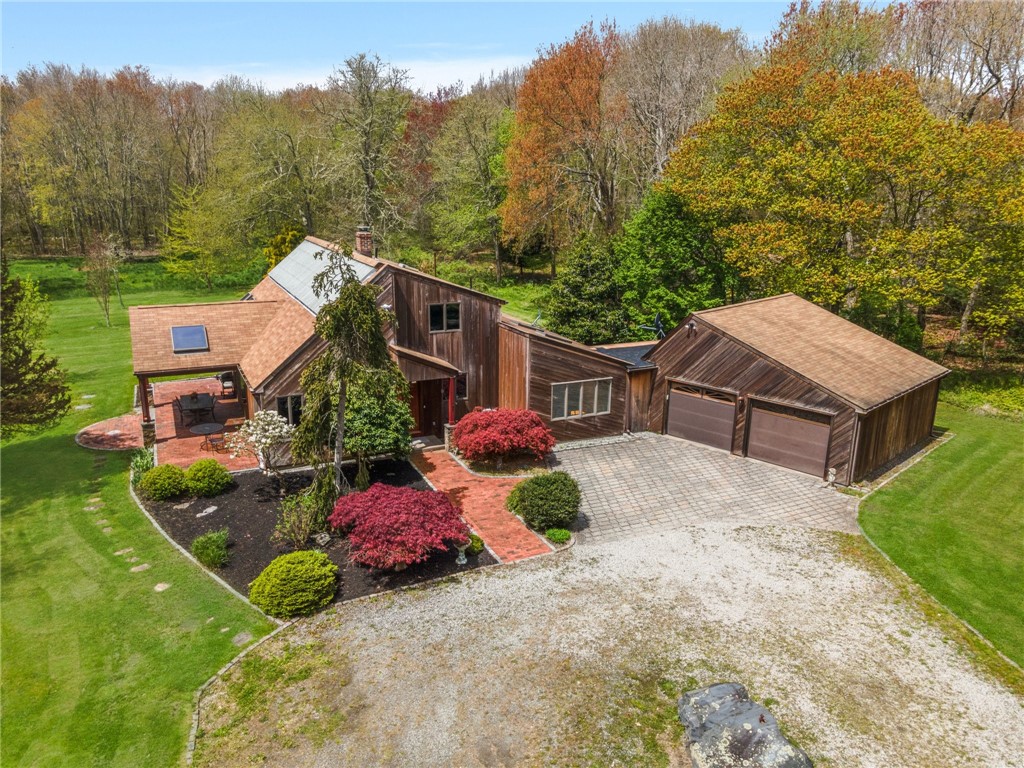 589 East Shore Road Road