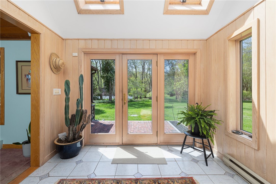 589 East Shore Road Road