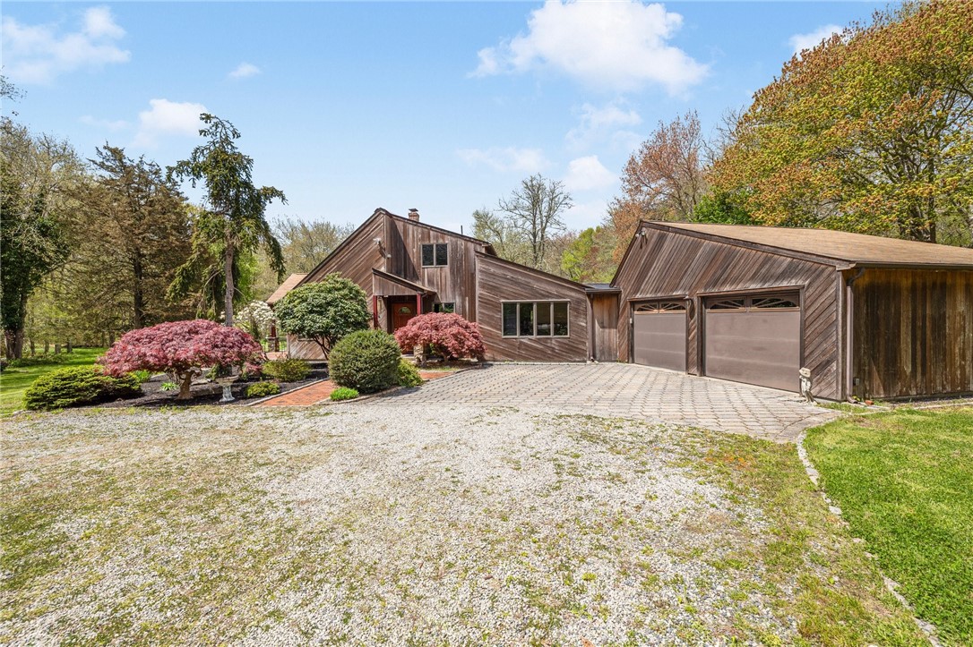 589 East Shore Road Road