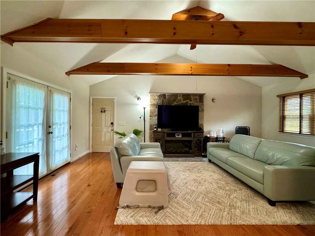 15 Wood Cove Drive