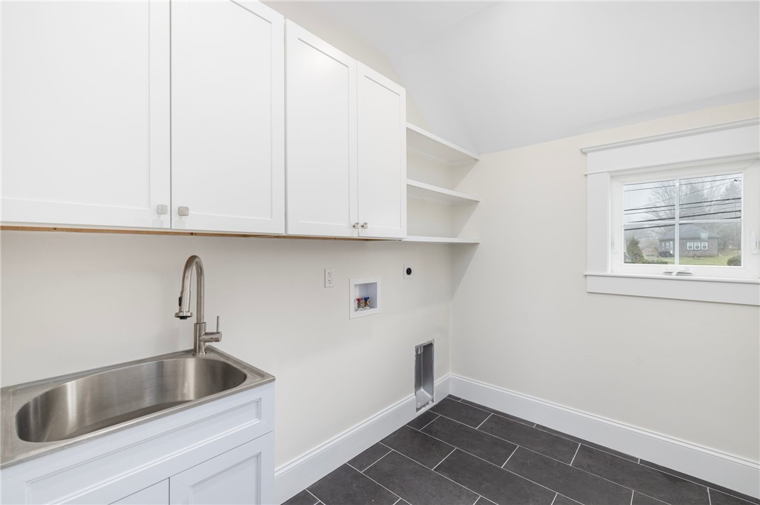 24 Willow Lane