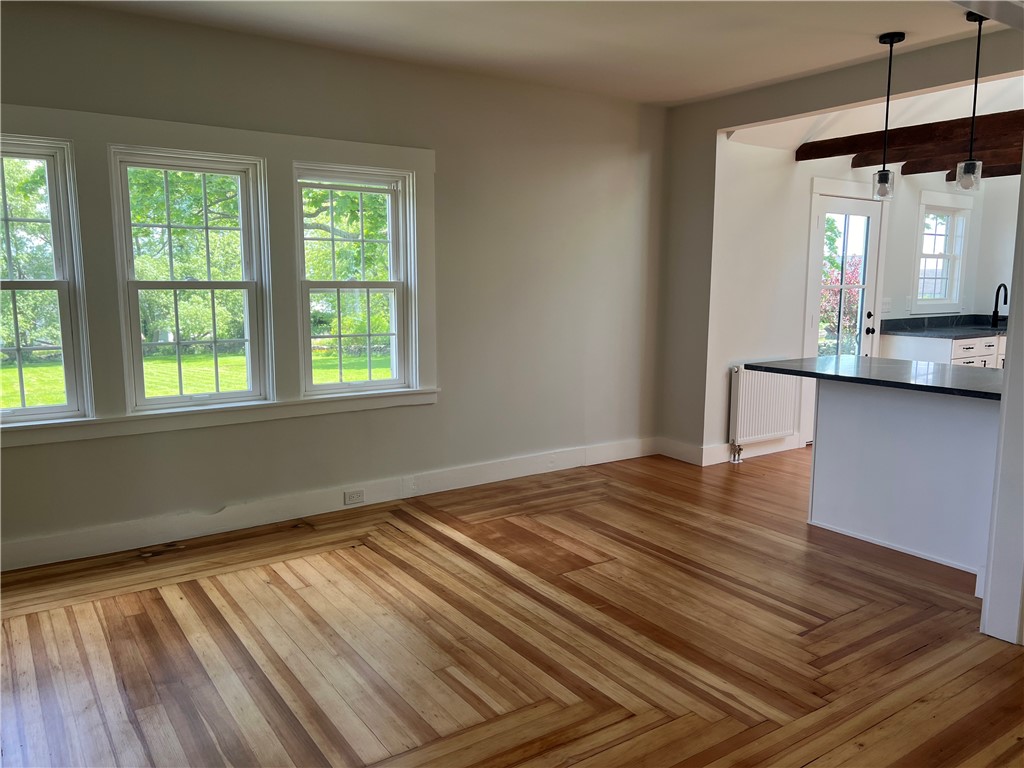 1597 East Main Road