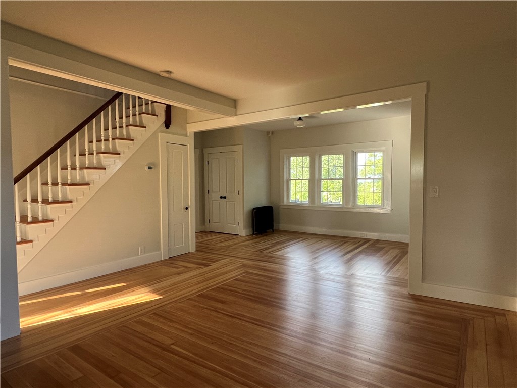 1597 East Main Road