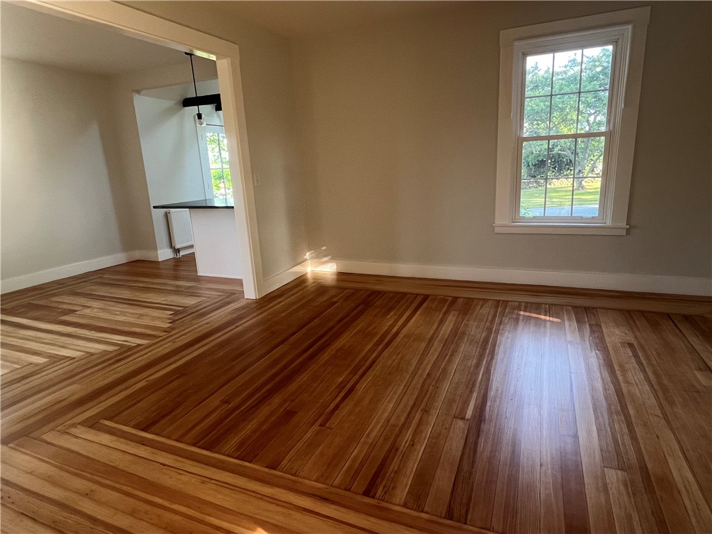 1597 East Main Road
