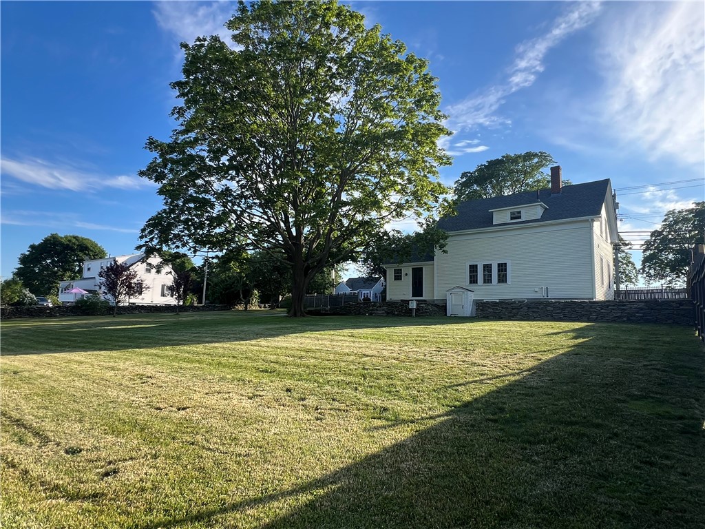 1597 East Main Road