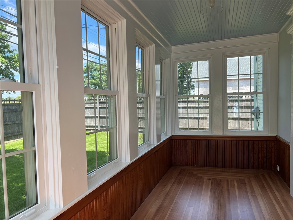 1597 East Main Road