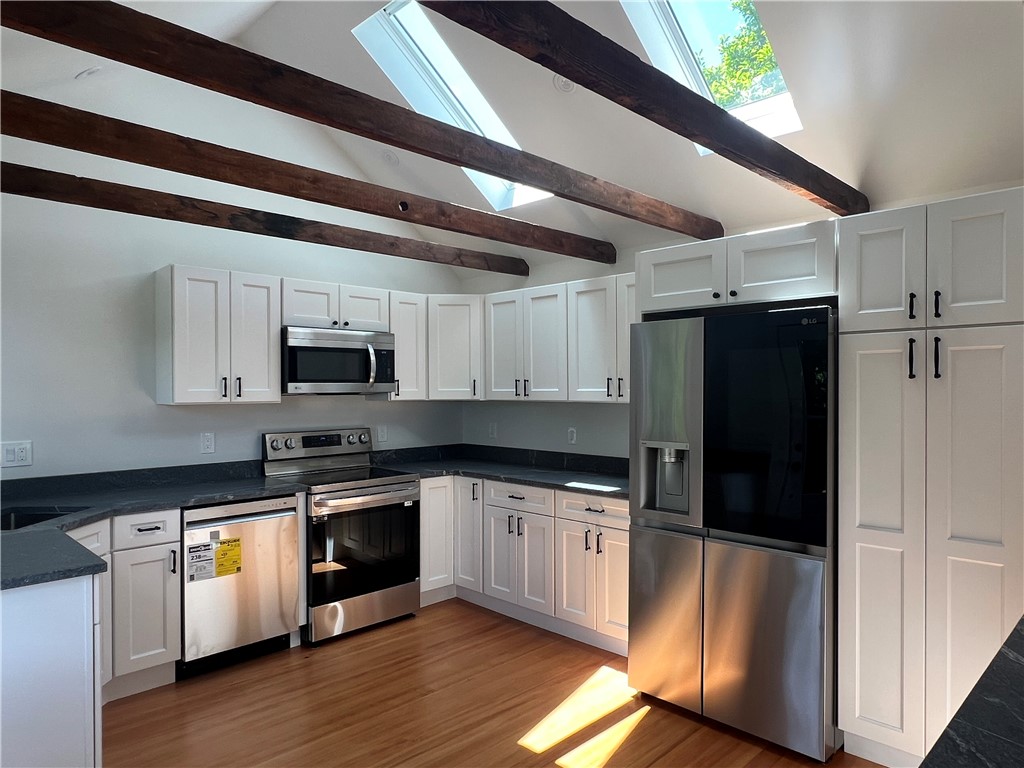 1597 East Main Road