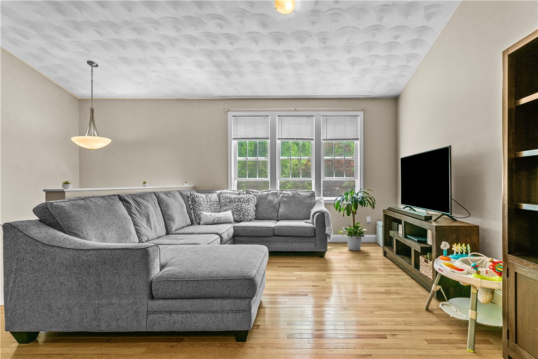 7 Robin Drive