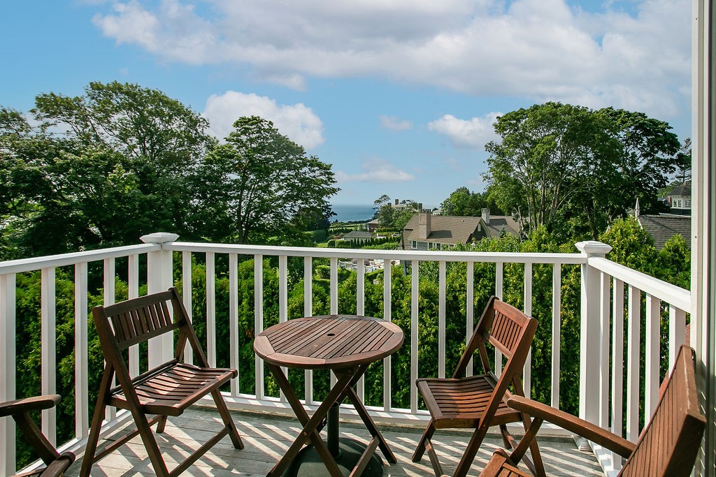 1 Seaview Avenue 4