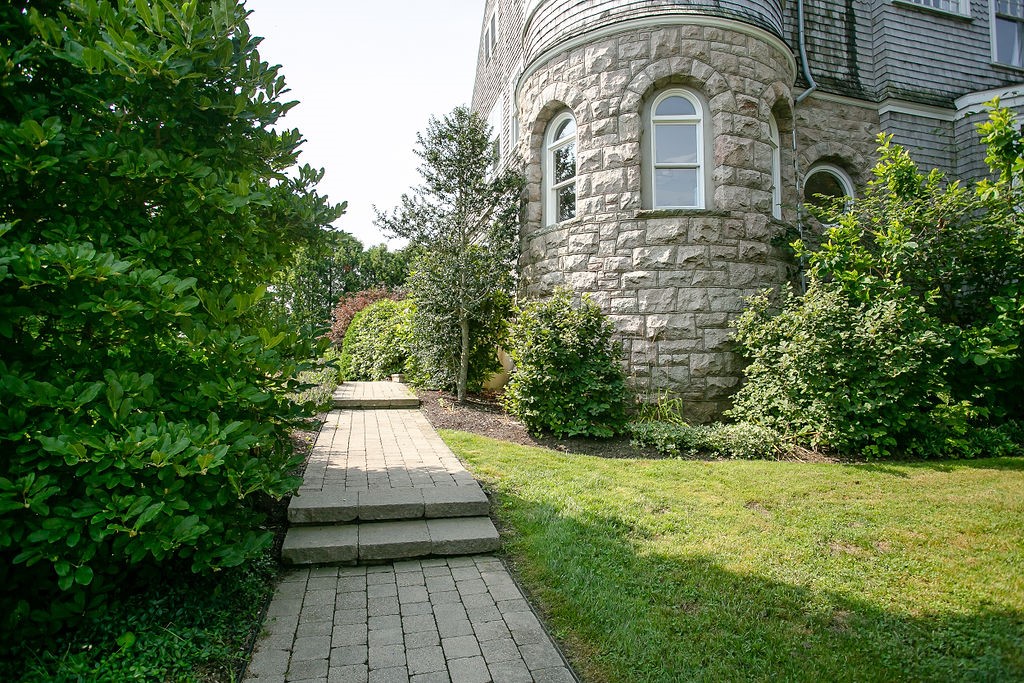 1 Seaview Avenue 4