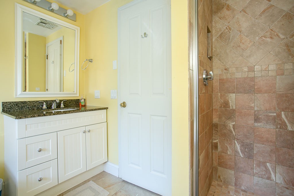 1 Seaview Avenue 4