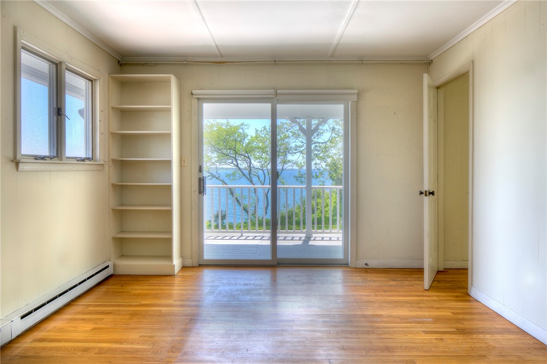 699 Black Point Lane