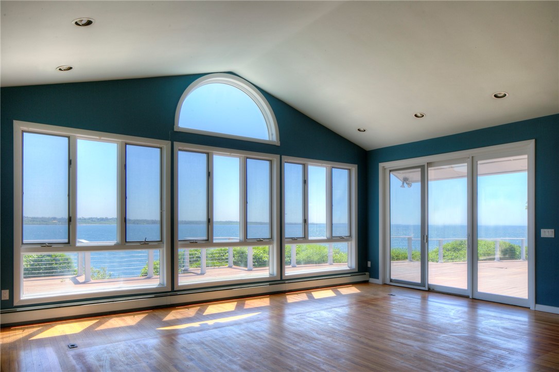 699 Black Point Lane